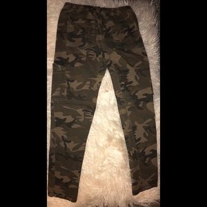 Cute camp jogger style pant